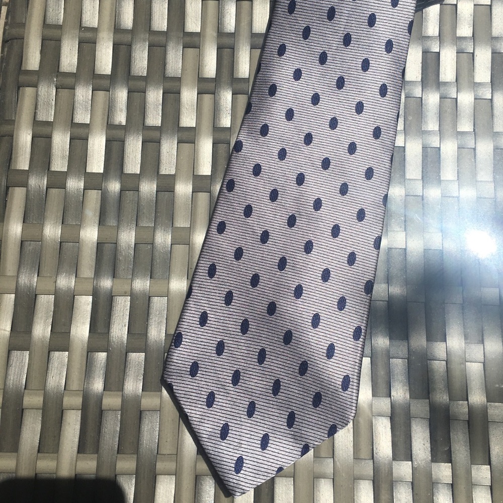 3/$25 Geoffrey Beene Grey Silk Tie